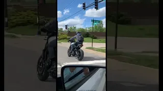 Yamaha XSR900 LOUD deceleration downshift