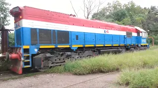 TREN VACÍO DE NCA PASA POR LA ESTACIÓN LA BANDA CON DESTINO HACIA CEVIL POZO (TUCUMÁN).