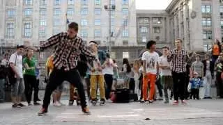 Импровизация от Legion-dance Киев Крещатик 27.04.2013 г.