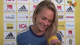 Magdalena Eriksson reacts to photo of her and Pernille Harder sharing a kiss at 2019 World Cup