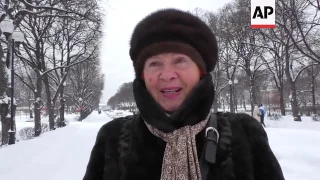 Heavy snow blankets Moscow