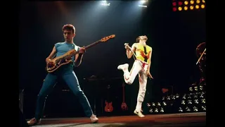 Queen- Dragon attack (live at Milton Keynes 1982)