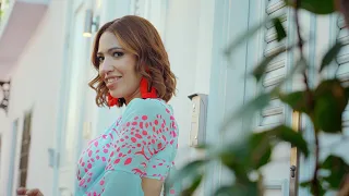 Sabrina Estepan – Le Sonrío al celular (Merengue Video Oficial)