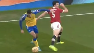 Maguire has just invented no-look defending Vs Southampton