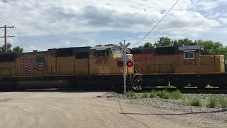 Union Pacific EMDs hard at work #trains #unionpacific