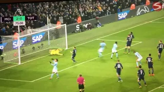 Gabriel Jesus penalty miss vs Tottenham 16/12 2017