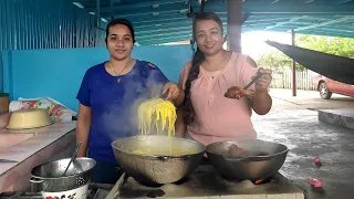 Cooking Pot Roast Chicken & Chowmein On The Fireside (Guyanese Style)