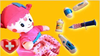 POUPEE DOCTEUR et Déballage TROUSSE Docteur | DOLL get sick Doctor TOYS SET