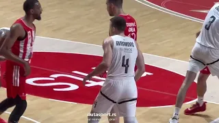 Aleksa Avramović se smeje na uvrede navijača Crvene zvezde (Crvena zvezda - Partizan)