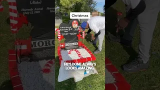 This dad decorates his daughter’s grave for Christmas ever year ❤️