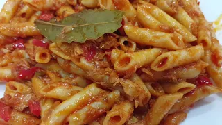 MACARRONES CON VERDURAS TOMATE Y ATUN