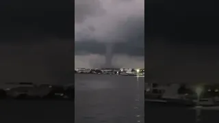 Huge waterspout in Destin