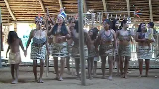 Visita a la Comunidad Bora,Danza de los Bora Bora.