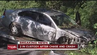 2 arrested after police chase, crash on NE side