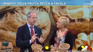 I benefici della frutta secca a tavola