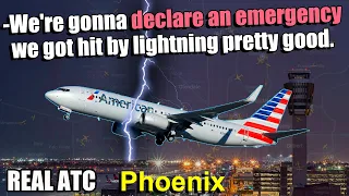 Boeing 737 gets struck by lightning. American Airlines Boeing 737. REAL ATC