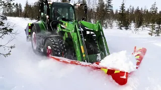Testing FMG snow plough in extreme conditions