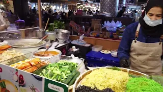 ICONSIAM Street FOOD indoors / Bangkok