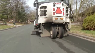 How does a street sweeper work? - November 2016