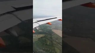 Landing Airbus A319 Easyjet (Cabin view) Toulouse Blagnac (LFBO)