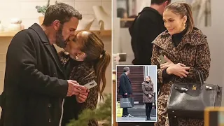 J.Lo and Ben Affleck’s PDA-Filled Xmas Shopping with Moms