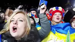 гимн Украины: исполняет Майдан  01 01 2014