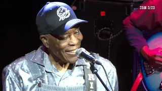 I'm Your Hoochie Coochie Man - Buddy Guy - Massey Hall