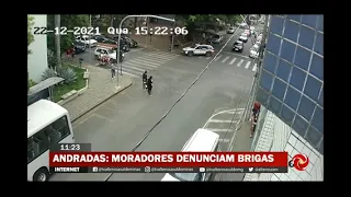 Brigas em praça de Andradas assustam comerciantes