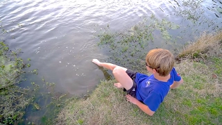 8lb Bass Bites His Toe! -- Pond Hopping Challenge