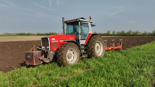 Ploughing old School with a Massey Ferguson 3680 - Kuhn - Pflügen - Ploegen - Arne Sanders