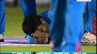 Munaf Patel - Hands Down the Strangest Way to get Injured