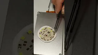 Desoldering smd led