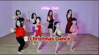 【Christmas dance】BLACKPINK Remix & Jingle Bells dance cover by Ashlyn Tang