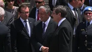 Cyprus leaders agree on new crossings on divided island