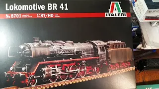 Модель паровоза Steam Locomotive BR 41 & Tender 2`2`T34, 1/87 HO, Italeri, начал сборку.