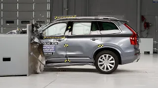 2016 Volvo XC90 driver-side small overlap IIHS crash test