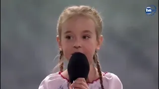 Amelia aged 7 sings Ukraine national anthem in a bomb shelter in Kyiv Ukraine