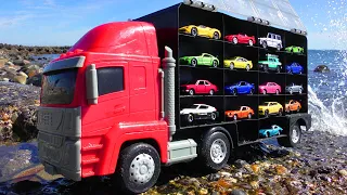 17 types of Tomica & Big Red Truck [Ocean Edition]