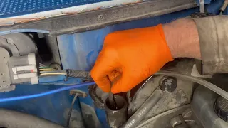 Easiest, way to bleed a clutch. Works on impossible Ford concentric slaves. Can be done alone.