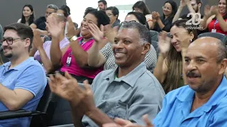 Univale celebra poder do sorriso para homenagear seus trabalhadores