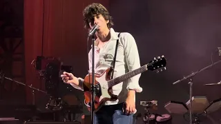 Arctic Monkeys - I Bet That You Look Good on the Dancefloor (live 9/8/2023)