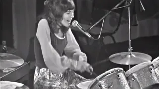 Carpenters - Bacharach/David Medley  (Live in Australia 1972)