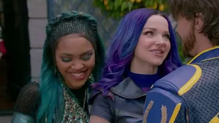 Descendants 3 - Mal And Uma's Gang Reunite | Clip #24