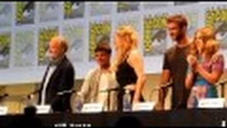 SDCC Mockingjay pt2 (Hunger Games) Panel introductions - OMG JLaw!