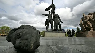 Kiew baut Denkmal für russisch-ukrainische Freundschaft ab | AFP