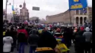 Майдан поет Гимн Украины с Русланой