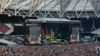 Guns N' Roses. Welcome to the Jungle live. London. June 16 2017