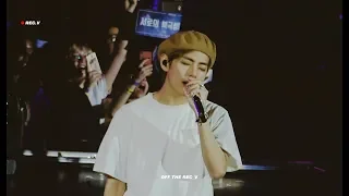 [4K] 181019 LYS PARIS SO WHAT short ver. / 방탄소년단 태형 뷔 직캠 / BTS V FOCUS FANCAM