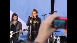 Miley Cyrus- Robot- GMA 6/18/10
