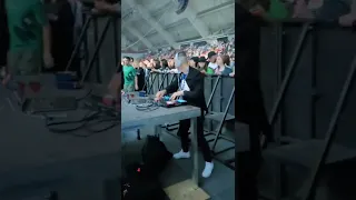 На концерте ZIVERT, раскачал толпу  DJ KASKEIYP состоящий в лейбле EFFECTIVE RECORDS